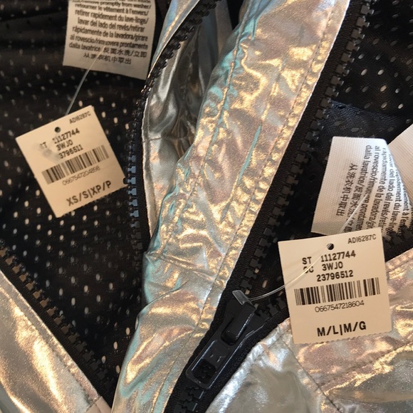 BNWT & IN PKG VS PINK  anorak & cinch tote - Picture 7 of 8